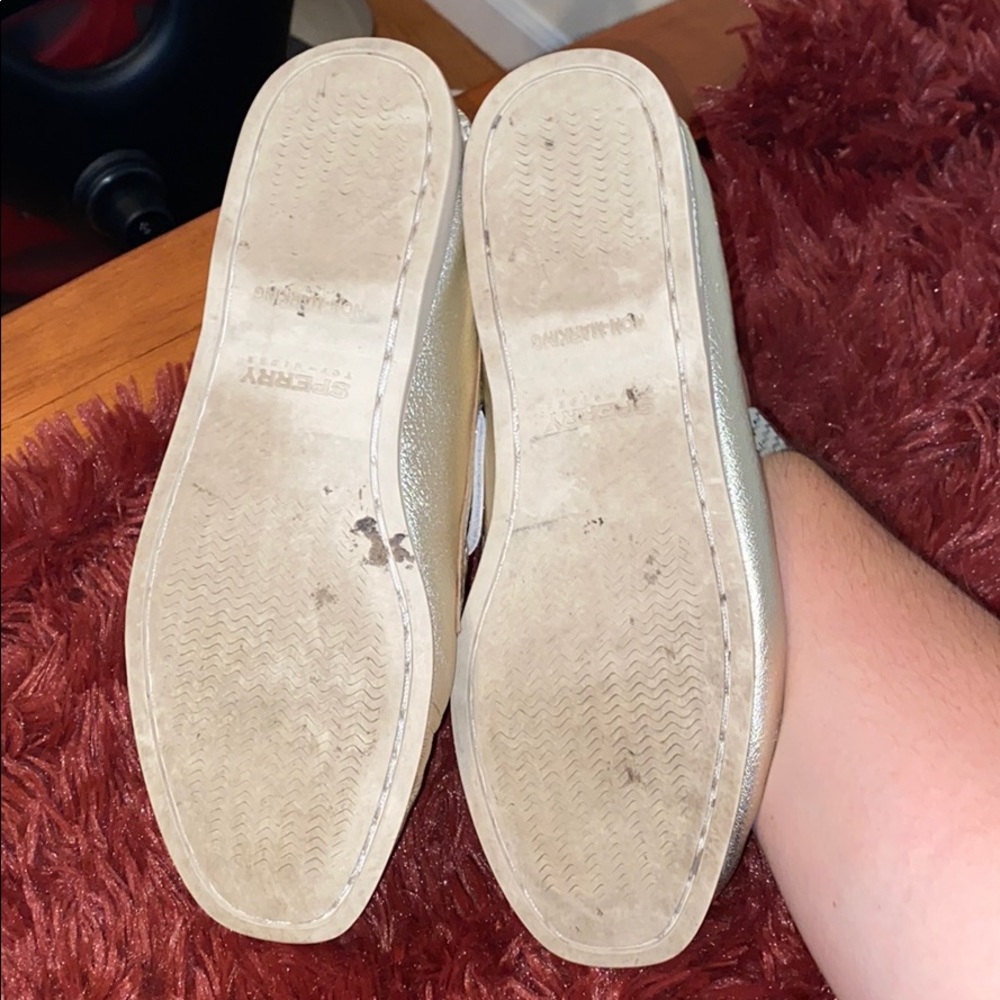 Sperry’s-Metallic gold women’s boat shoes. Sz 8.5 - Picture 3 of 5